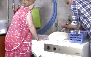 Be transferred to granny rattling on Be transferred to washing apparatus